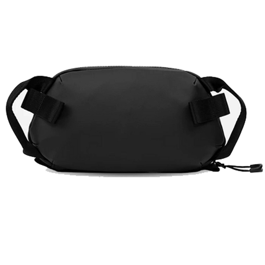 WANDRD Wandrd Tech Bag - Medium - Black 2.0 | Pouches